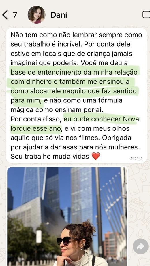 Print do depoimento da Dani no WhatsApp, com foto dela em Nova York